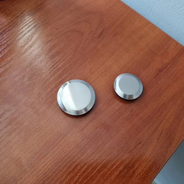 Заглушка під отвір змішувача та дозатора на кухонну мийку фото