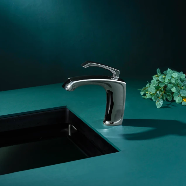 Хромированный смеситель из латуни в ванную комнату Nett PH-33 фото