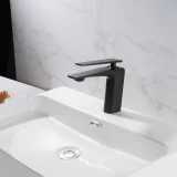 Чорний кран для умивальника Nett ZB-33