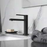 Чорний змішувач для умивальника Nett VB-22