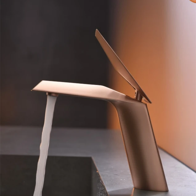 Кран в кольорі рожеве золото у ванну кімнату Nett DG-66 фото